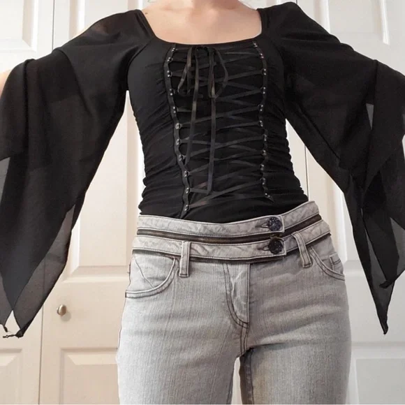 VINTAGE 90’s GOTHIC VAMPIRE LACE UP FLARE SLEEVE RHINESTONE TOP COLD SHOULDER - Picture 5 of 5